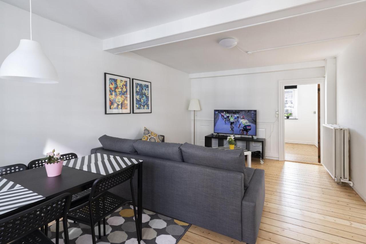 Aday - Apartment Suite 3 Aalborg Center ภายนอก รูปภาพ