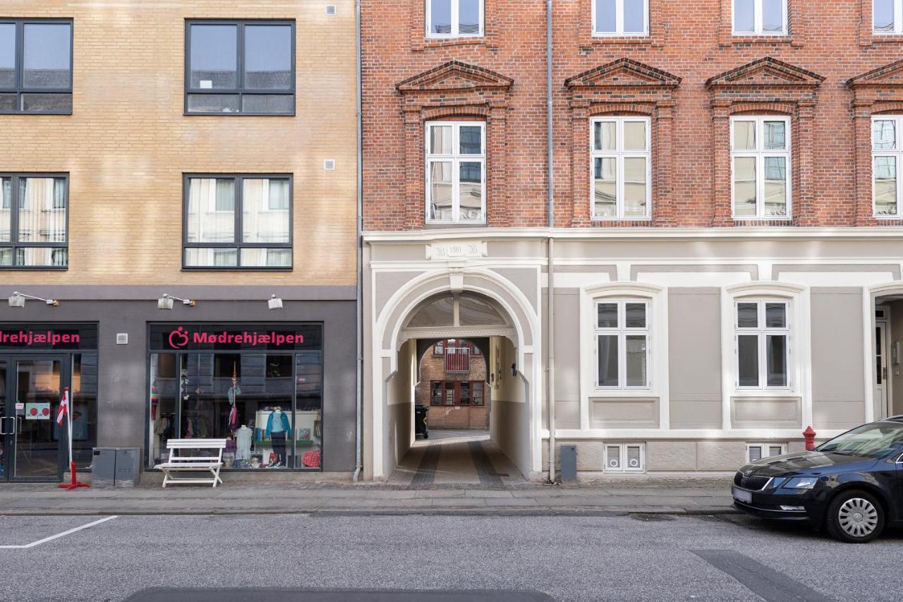 Aday - Apartment Suite 3 Aalborg Center ภายนอก รูปภาพ