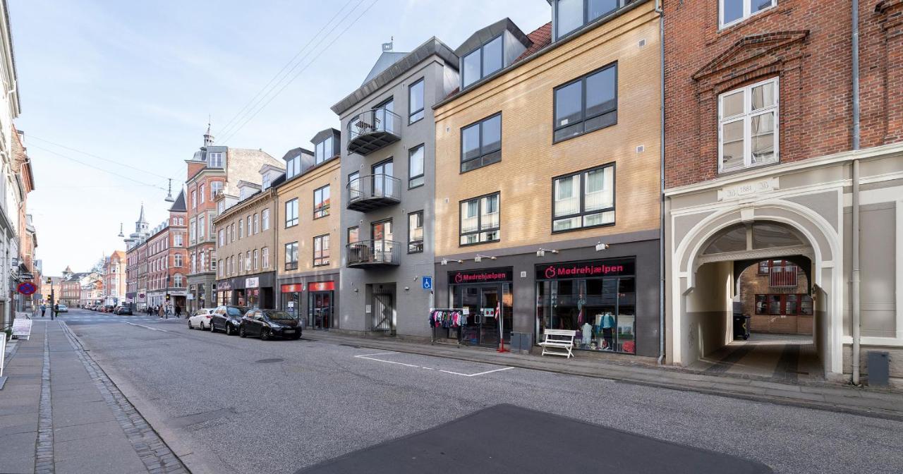 Aday - Apartment Suite 3 Aalborg Center ภายนอก รูปภาพ